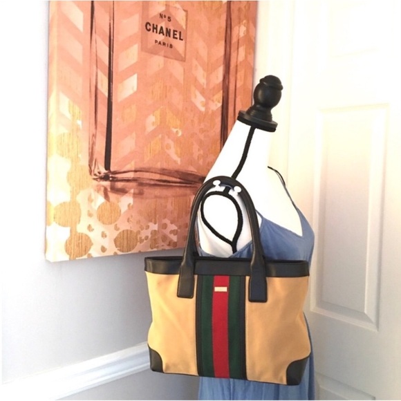 Gucci Handbags - Gucci authentic orange tote bag